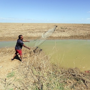 Em estado crítico, rio São Francisco tem 'cemitério' de obras paradas Em estado crítico, rio São Francisco tem 'cemitério' de obras paradas
