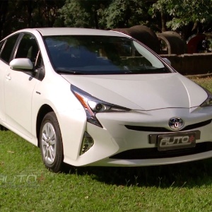 Toyota Prius entrega mais que o Corolla e custa quase o mesmo Toyota Prius entrega mais que o Corolla e custa quase o mesmo