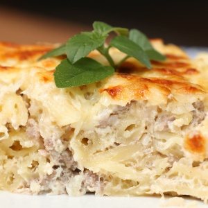 Macarrão gratinado é bom. Com dois queijos, melhor ainda! Macarrão gratinado é bom. Com dois queijos, melhor ainda!